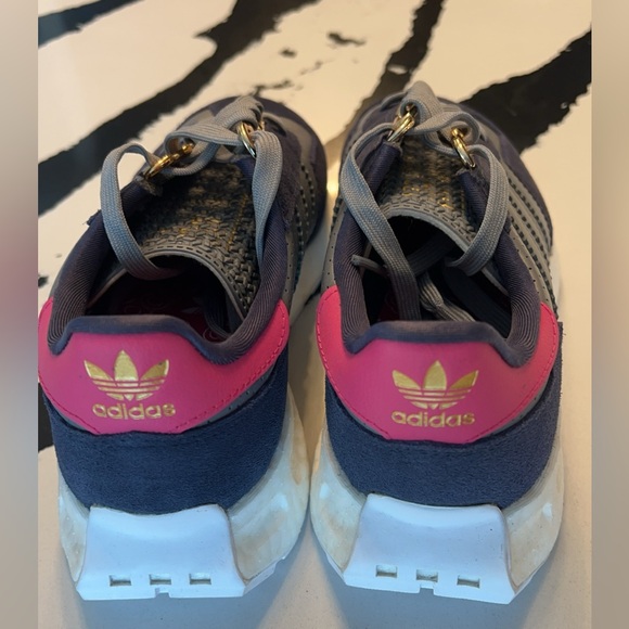 ADIDAS *RETROPY E5* ULTRABOOST WOMENS 9 PINK NAVY TENNIS SHOES RUNNING - Picture 3 of 6